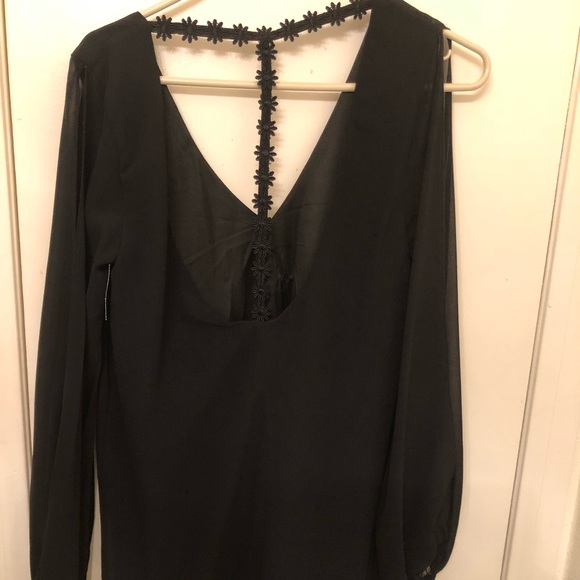 Long sleeve backless dress - Picture 2 of 2